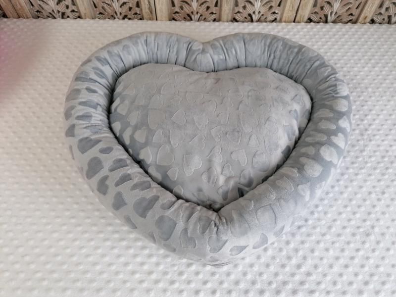 Kuschelbett in Herzform