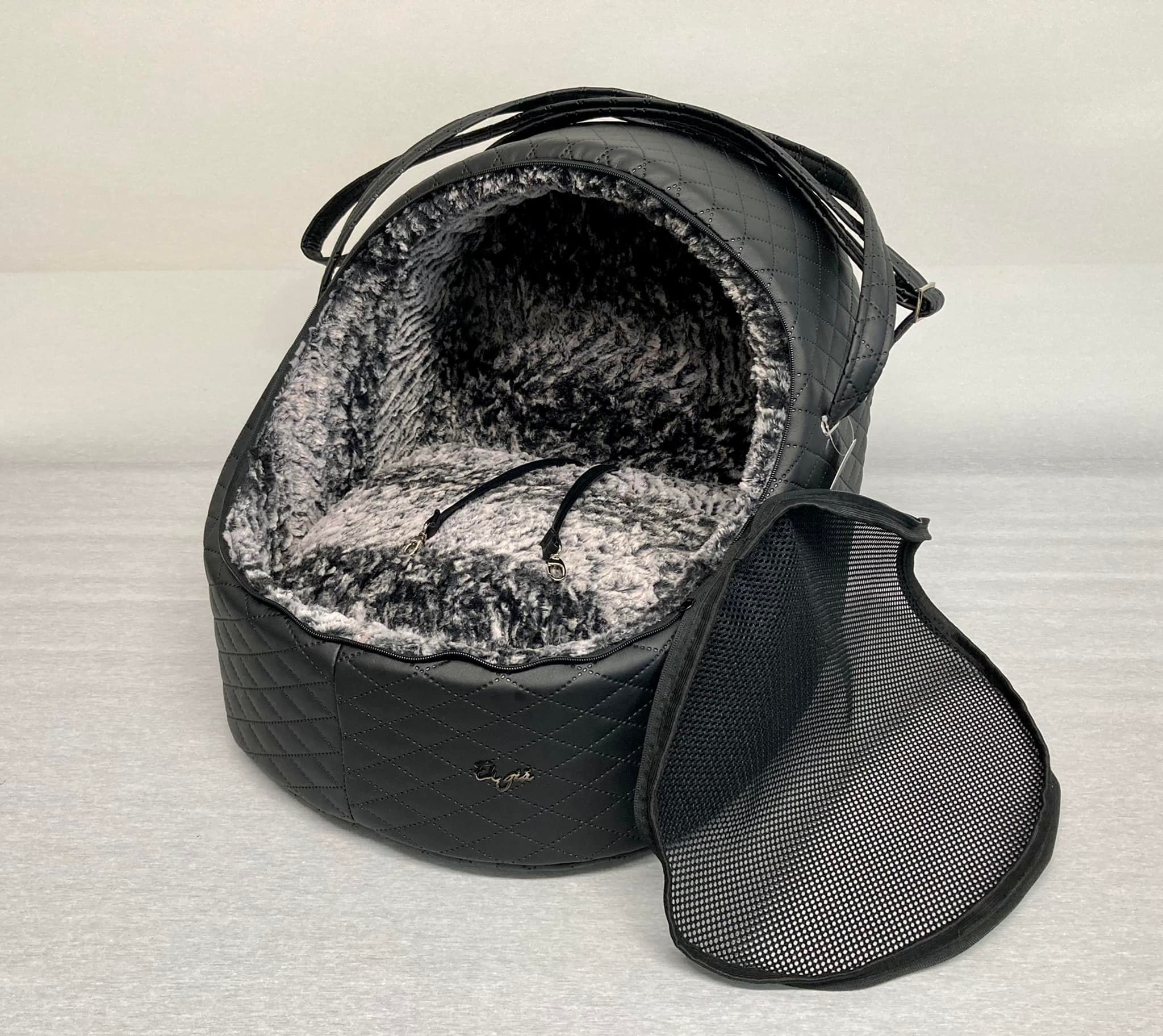 Eh Gia'  Igloo/Autositz Black Beauty